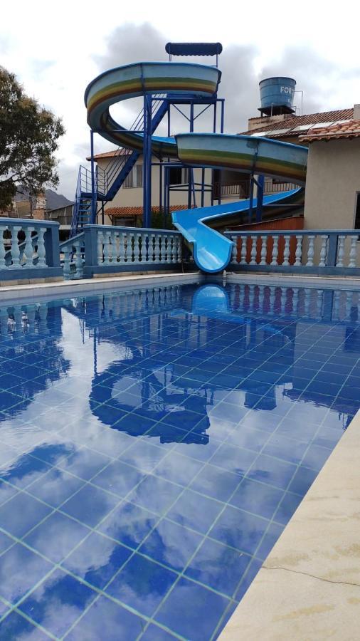 Pousada Clube Santa Cruz Santa Cruz de Minas Bagian luar foto