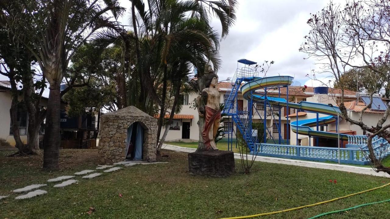 Pousada Clube Santa Cruz Santa Cruz de Minas Bagian luar foto